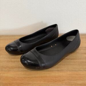 Crocs Gianna Alice Black Flexible Patent Cap Toe Rubber Ballet Flats Size 7